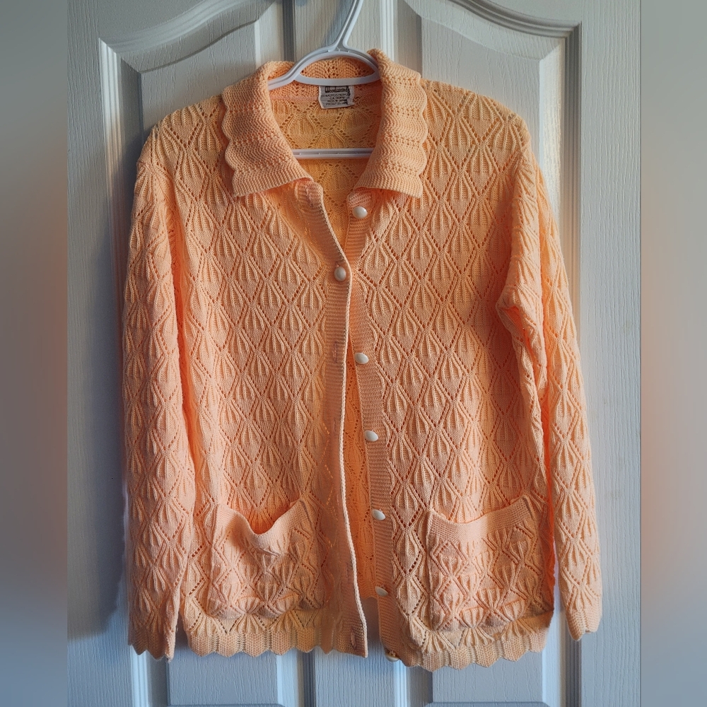 Vintage adorable cardigan